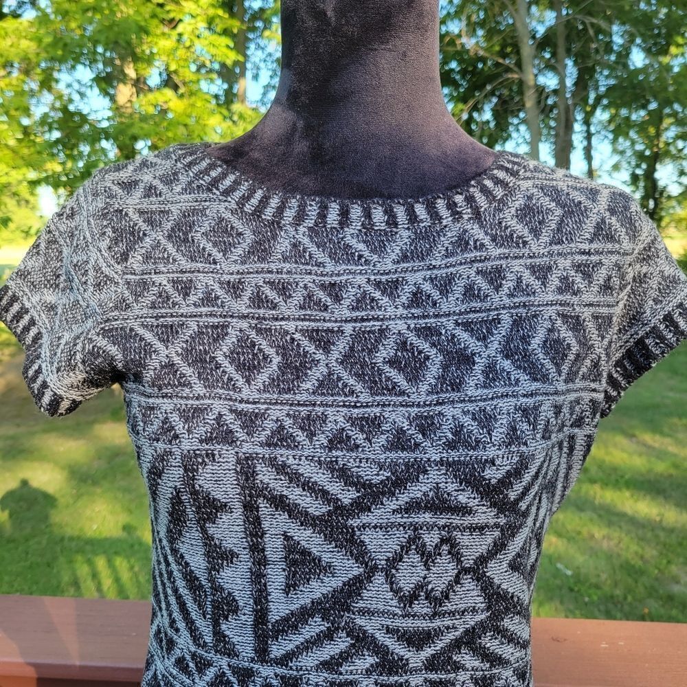 Made For Me to Look Amazing Women's Gray Short Sleeve Sweater Dress, sz Med NWT